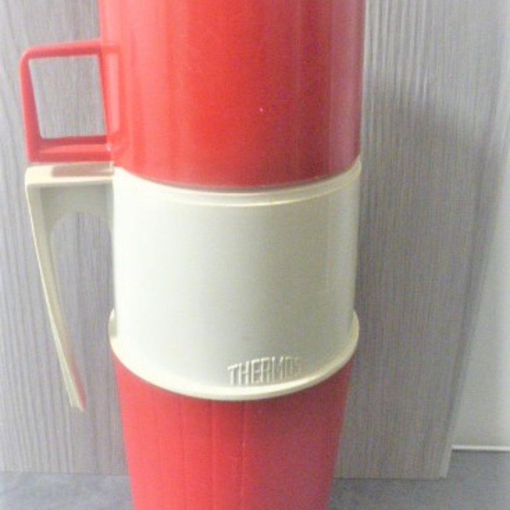 BX22 Vintage THERMOS by Thermos Model P-15 Filler 22-F Vintage Plastic Thermos